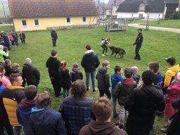 beseda s policii trochu jinak a k tomu navic prace policejnich psovodu 26